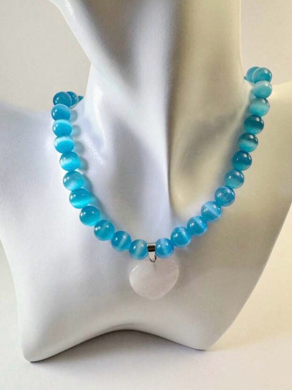 Anthropologie Blue Beaded Necklace with White Heart Pendant - Picture 6 of 8